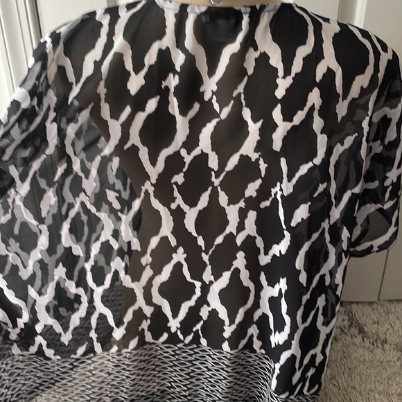 BAR III BLACK WHITE SHEER KIMONO TOP. NWOT. SIZE SMALL. MED - Picture 7 of 8